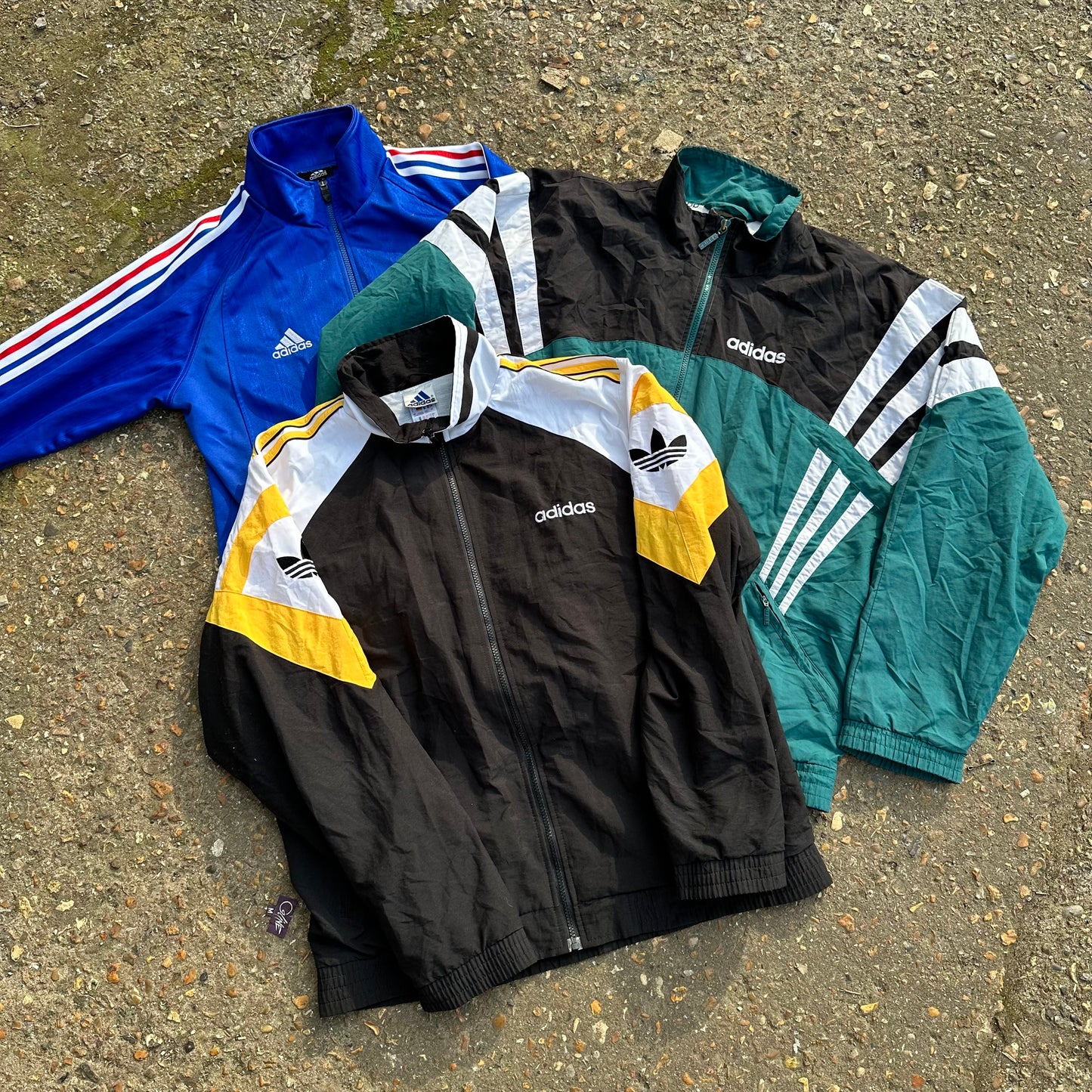 Vintage Branded Windbreakers and Track Tops 30pcs