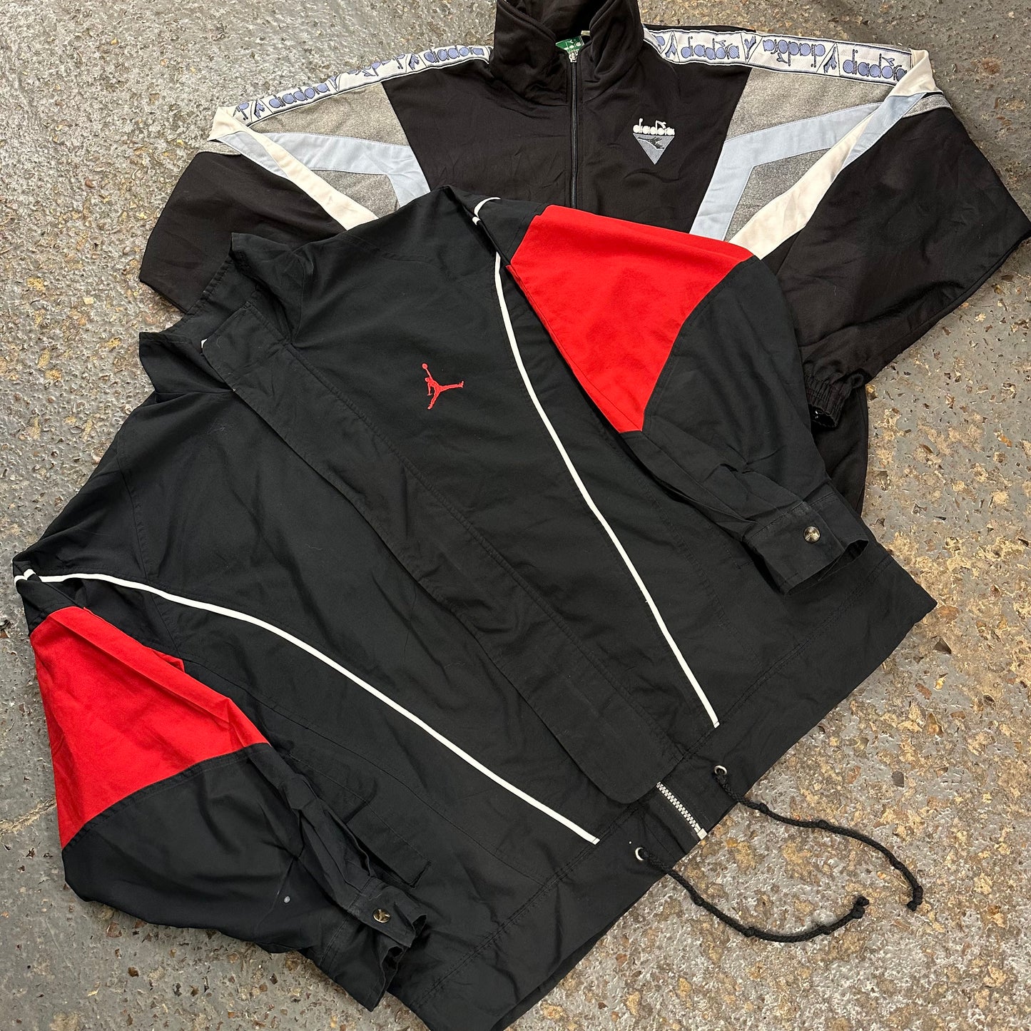 Vintage Branded Windbreakers and Track Tops 30pcs